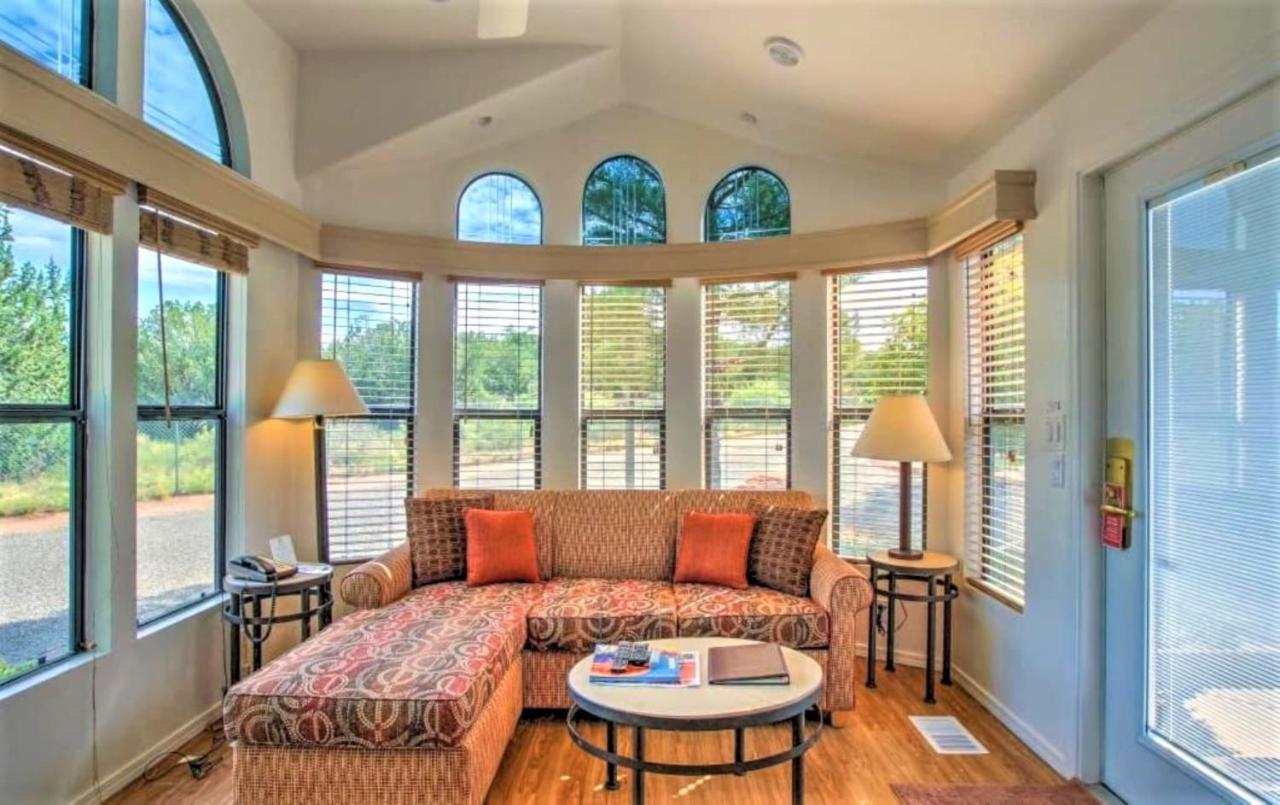 Sedona Pines Resort Bagian luar foto Living room