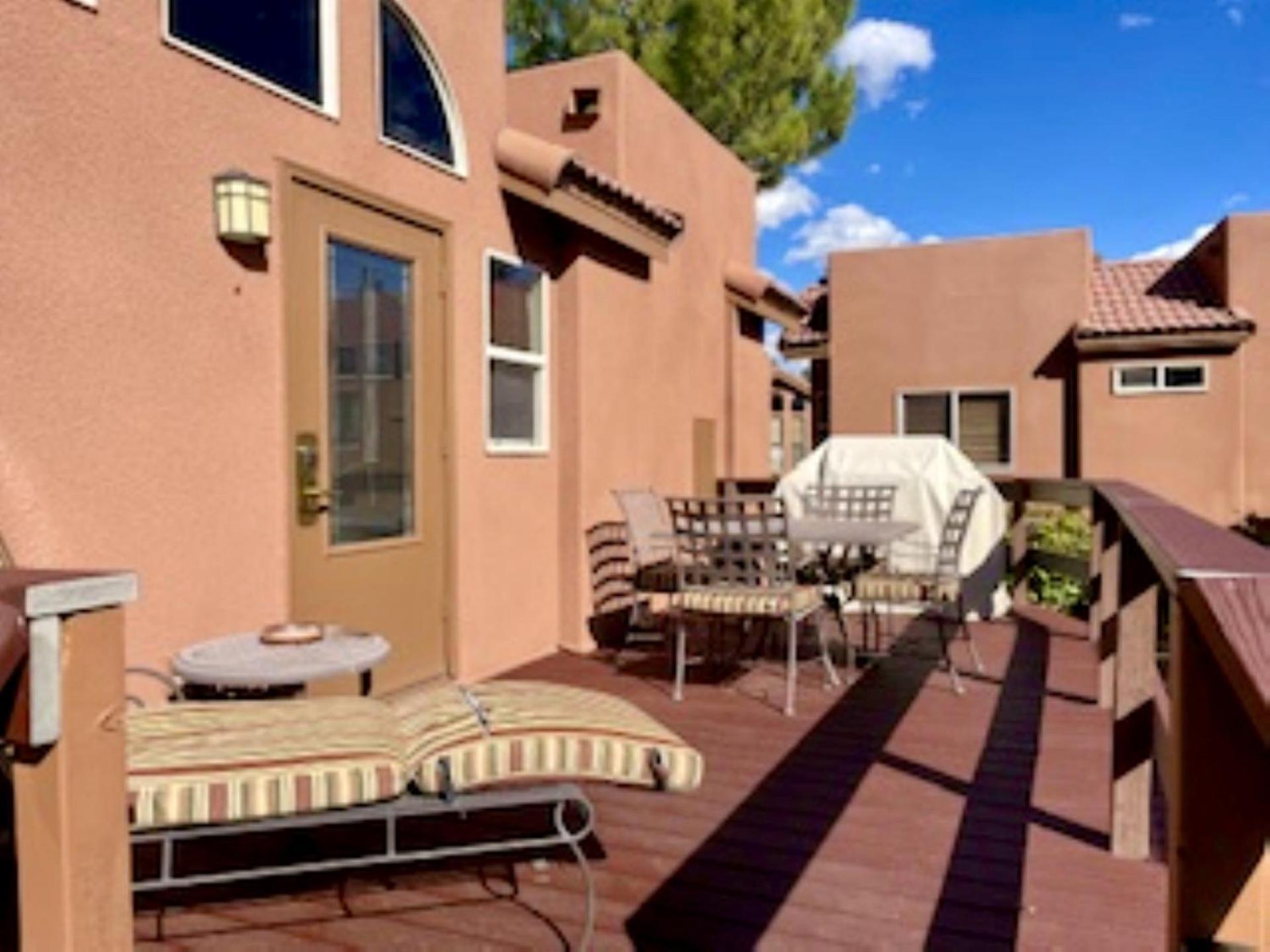 Sedona Pines Resort Bagian luar foto A patio
