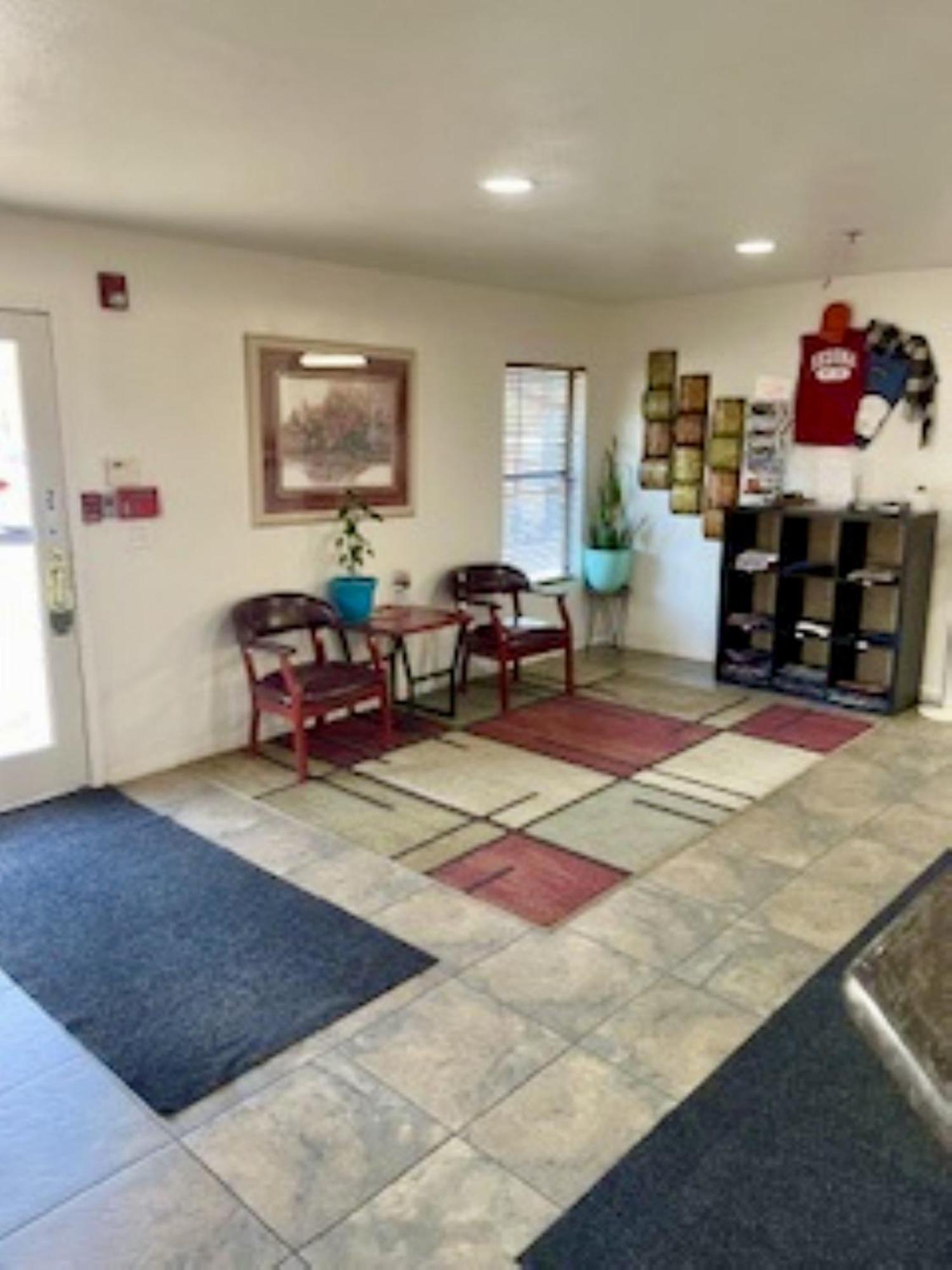 Sedona Pines Resort Bagian luar foto The lobby of the station