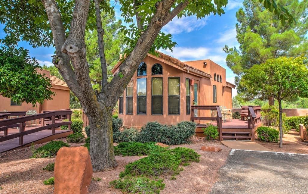 Sedona Pines Resort Bagian luar foto A home in the Village of Oak Creek