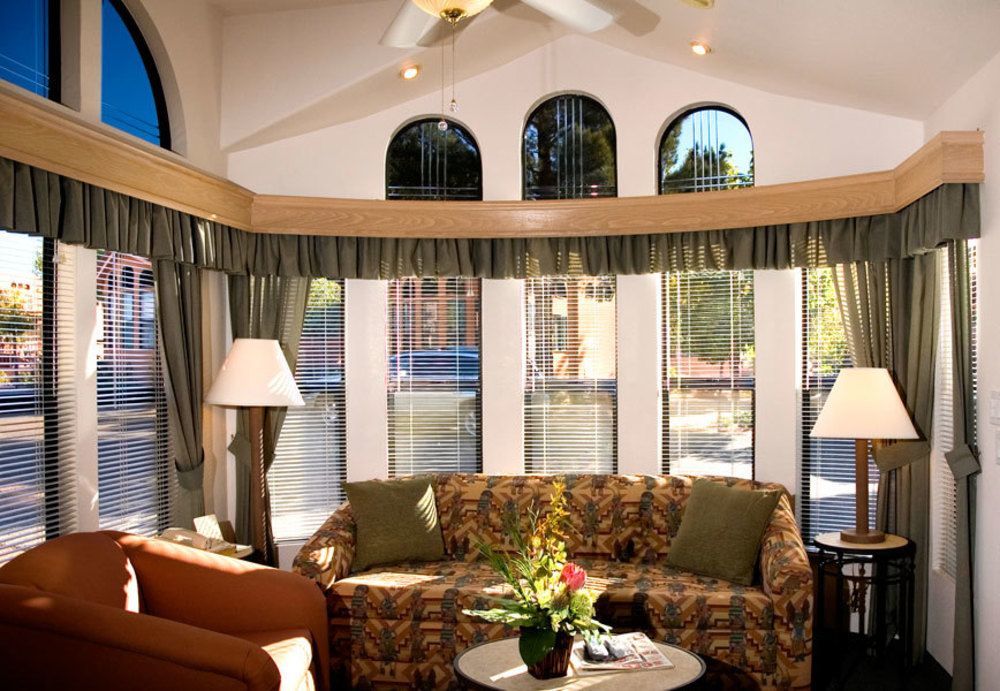 Sedona Pines Resort Bagian luar foto The lobby of the Best Western Riverfront Inn
